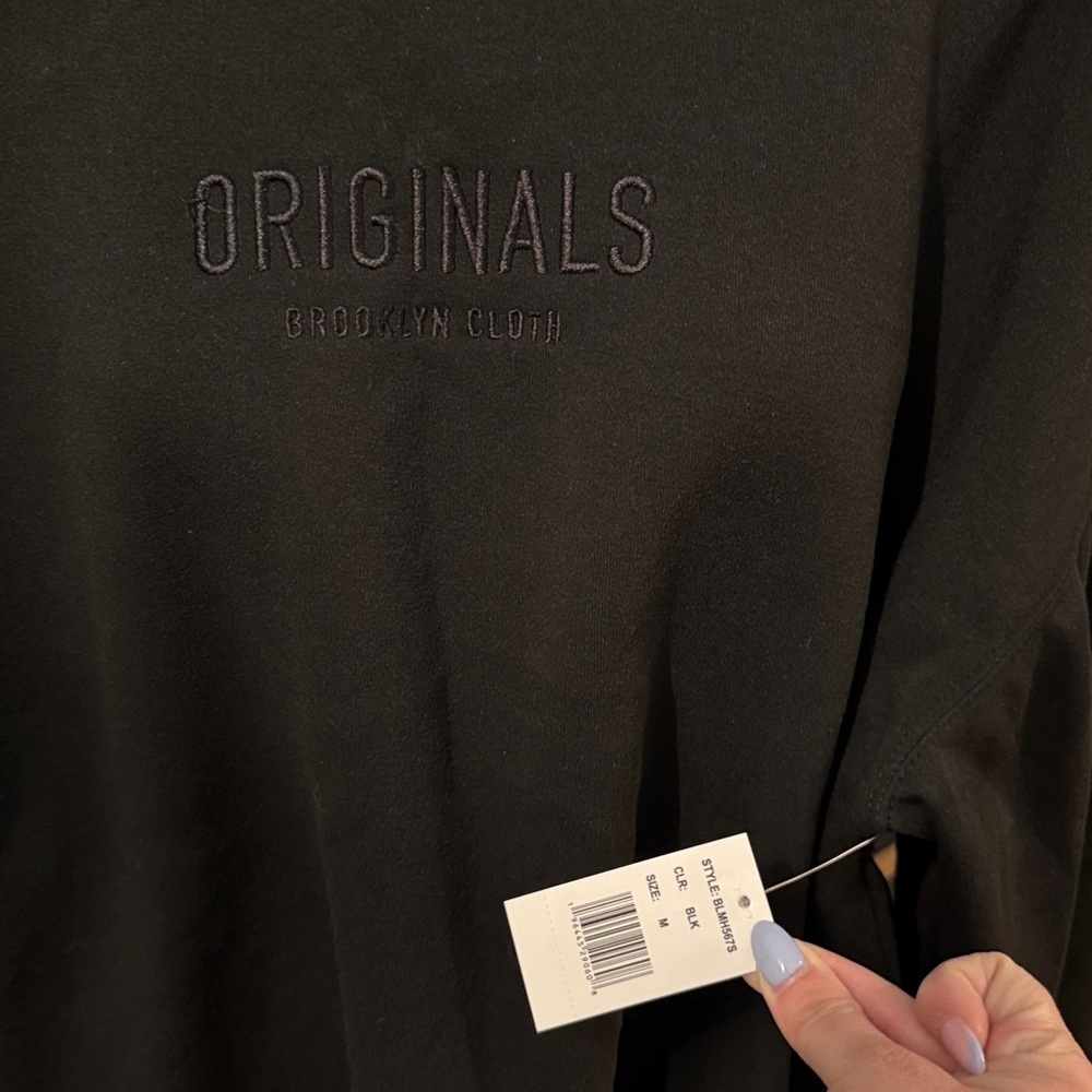 Men’s Originals Tonal Embroidered Fleece Crew Neck Sweatshirt - Picture 4 of 5